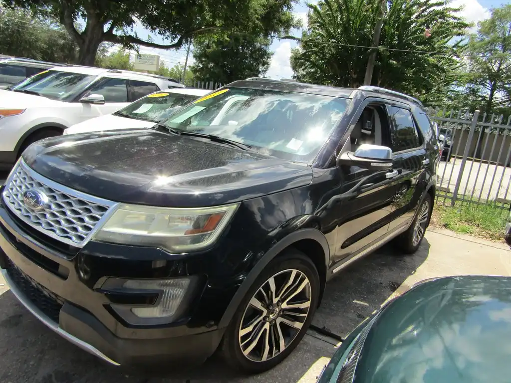2017 Ford Explorer Platinum 4WD's photo