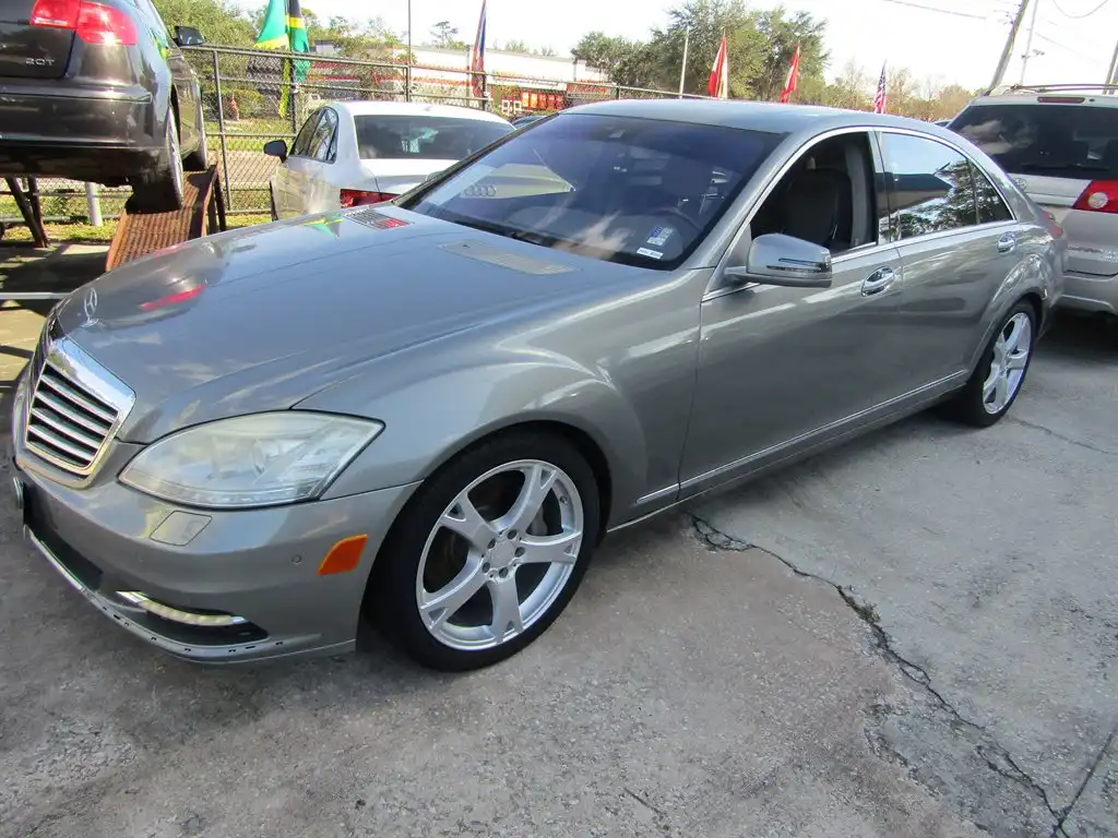 2013 Mercedes-Benz S-Class S550's photo