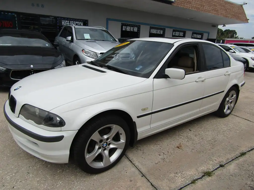 2001 BMW 3 Series 325i's photo