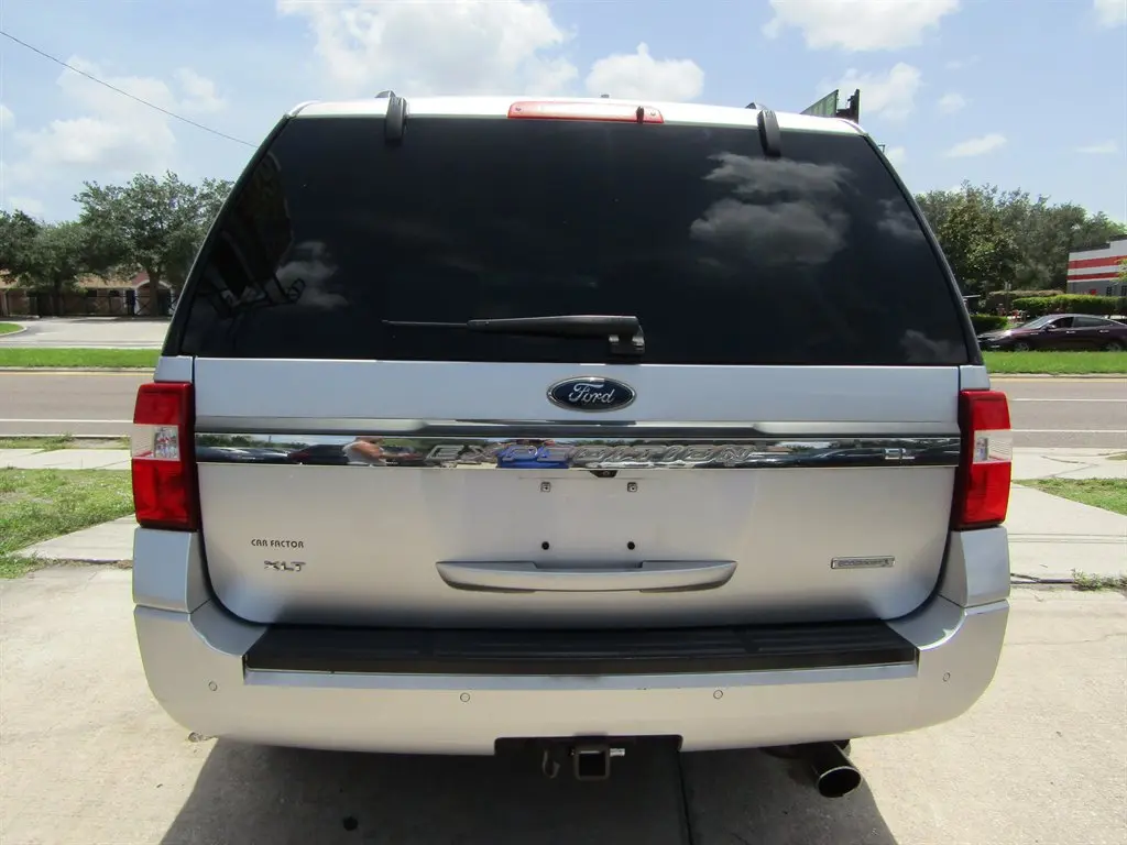 2017 Ford Expedition XLT EL photo 3