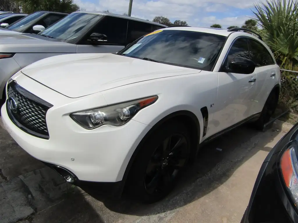 2017 INFINITI QX70 3.7 AWD's photo