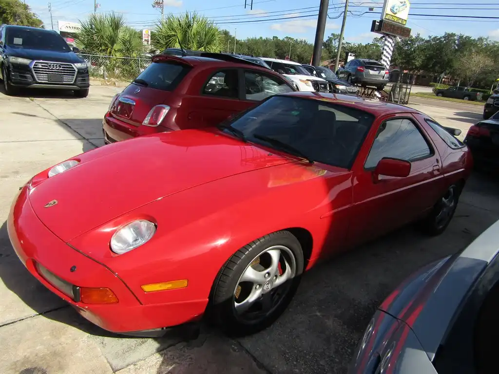 1988 Porsche 928's photo