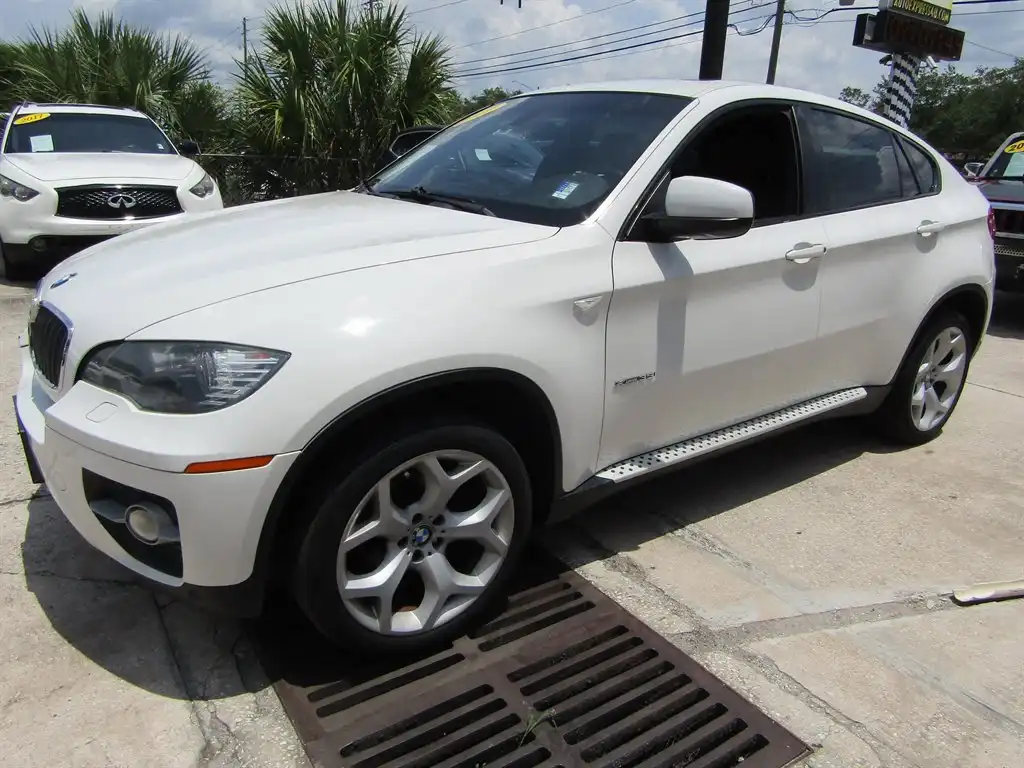 2011 BMW X6 xDrive35i's photo