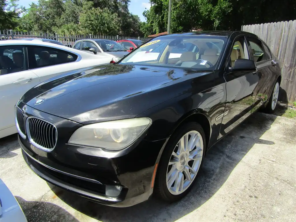 2010 BMW 7 Series 750Li's photo