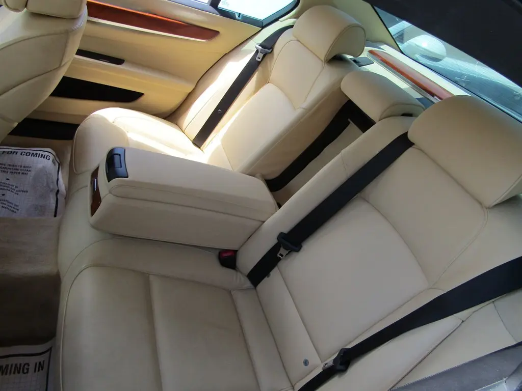 2010 BMW 7 Series 750Li photo 3