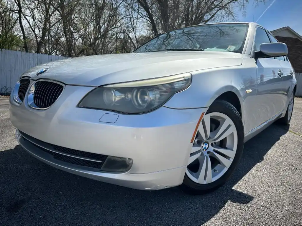 2009 BMW 5 Series 528i's photo