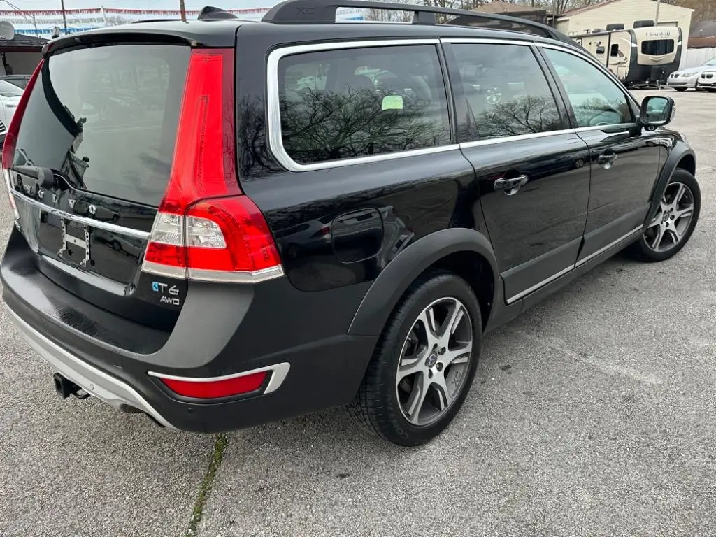 2015 Volvo XC70 T6 AWD Platinum photo 4