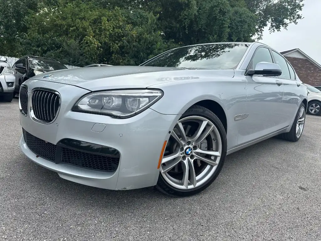 2015 BMW 7 Series 750i xDrive M Sport Edition's photo