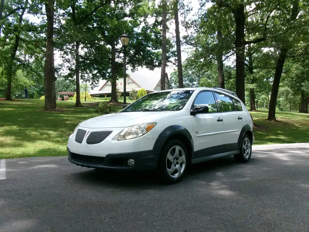 2005 Pontiac Vibe Base's photo
