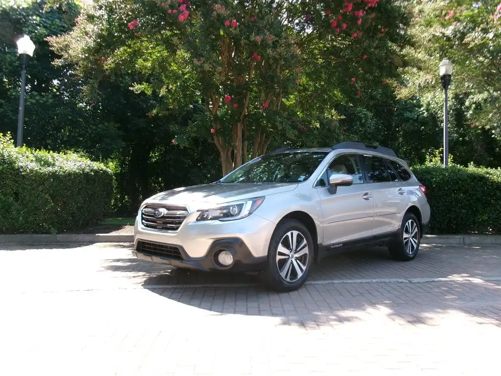 2018 Subaru Outback 2.5i Limited's photo
