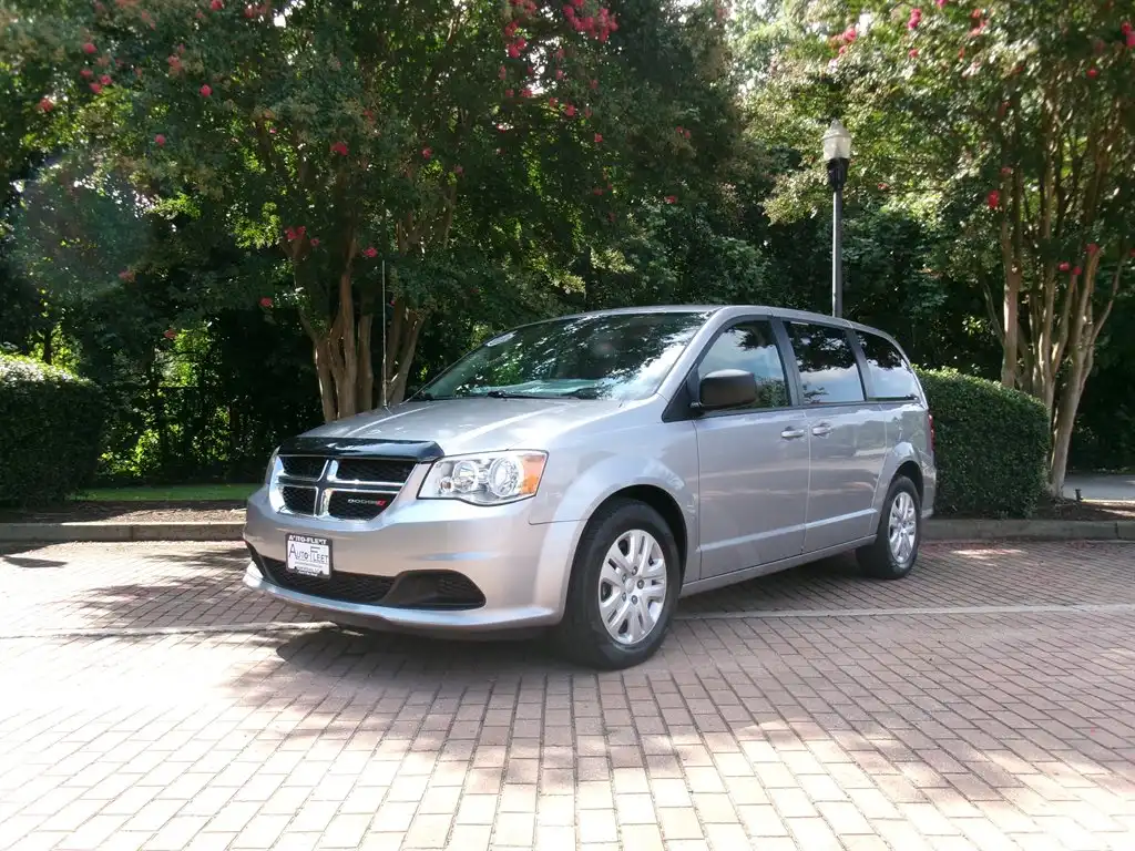 2018 Dodge Grand Caravan SE's photo
