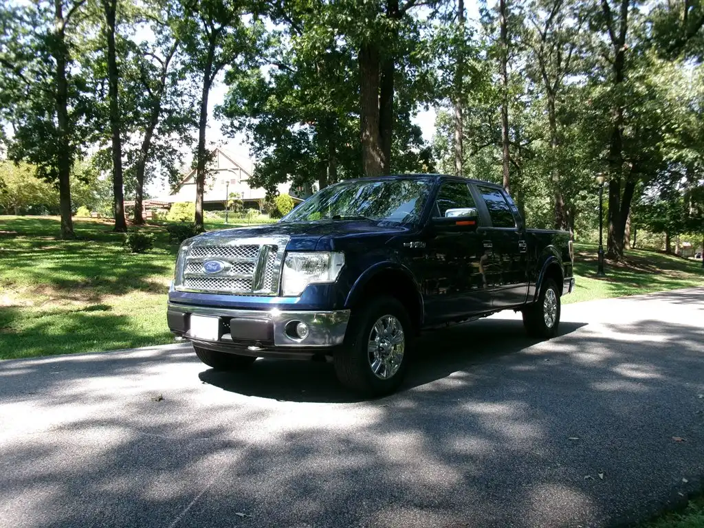 2010 Ford F-150 XL 4WD SuperCrew 145 in's photo