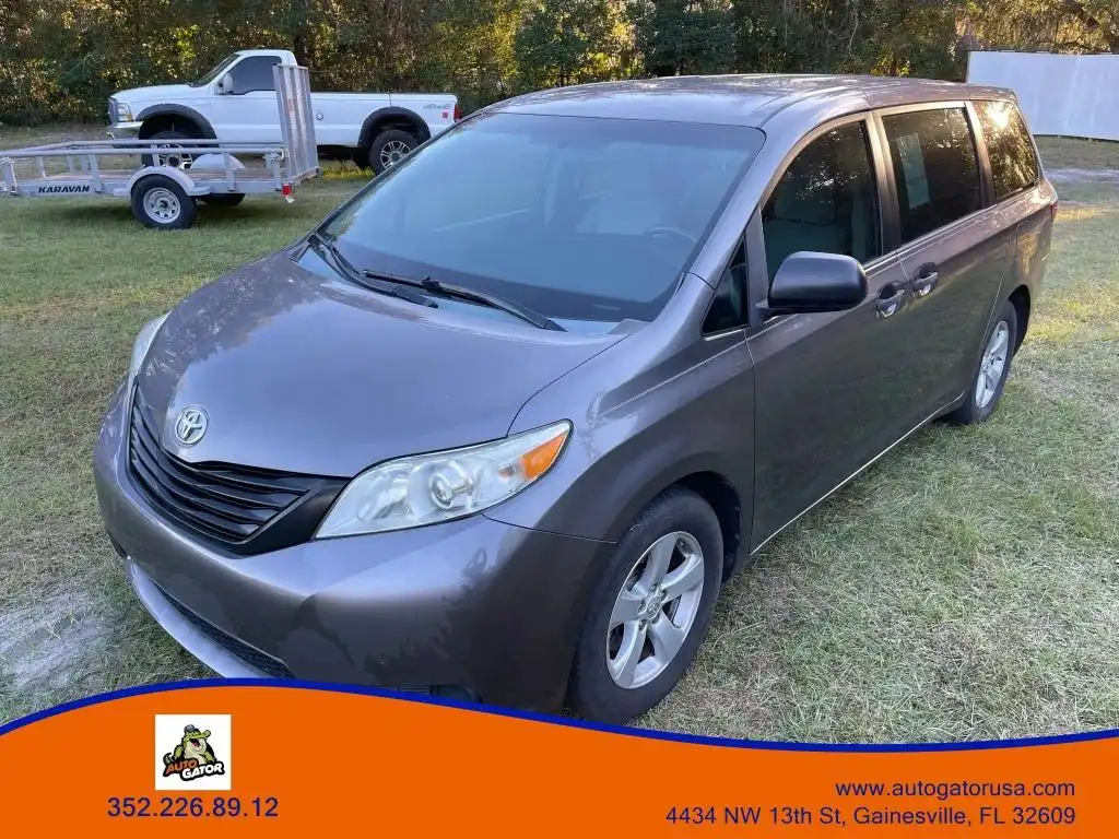 2015 Toyota Sienna L V6 7-Passenger's photo