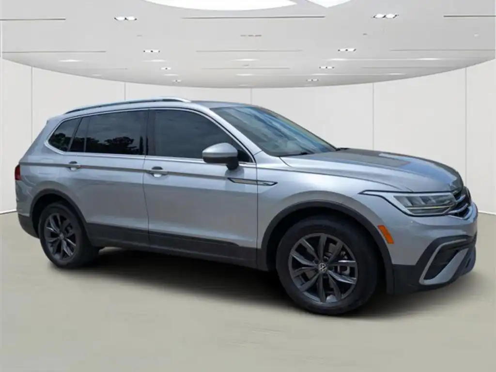 2022 Volkswagen Tiguan 2.0T SE's photo