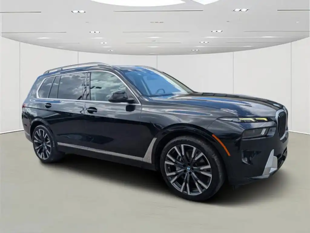 2023 BMW X7 xDrive40i's photo