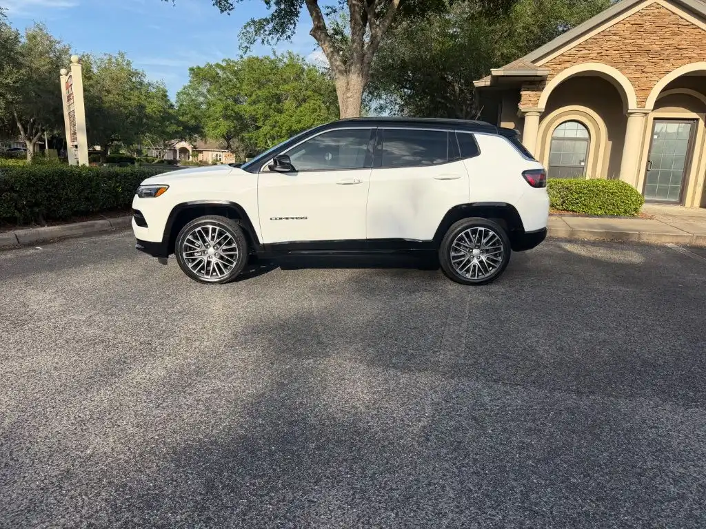 2022 Jeep Compass Limited 4X4's photo