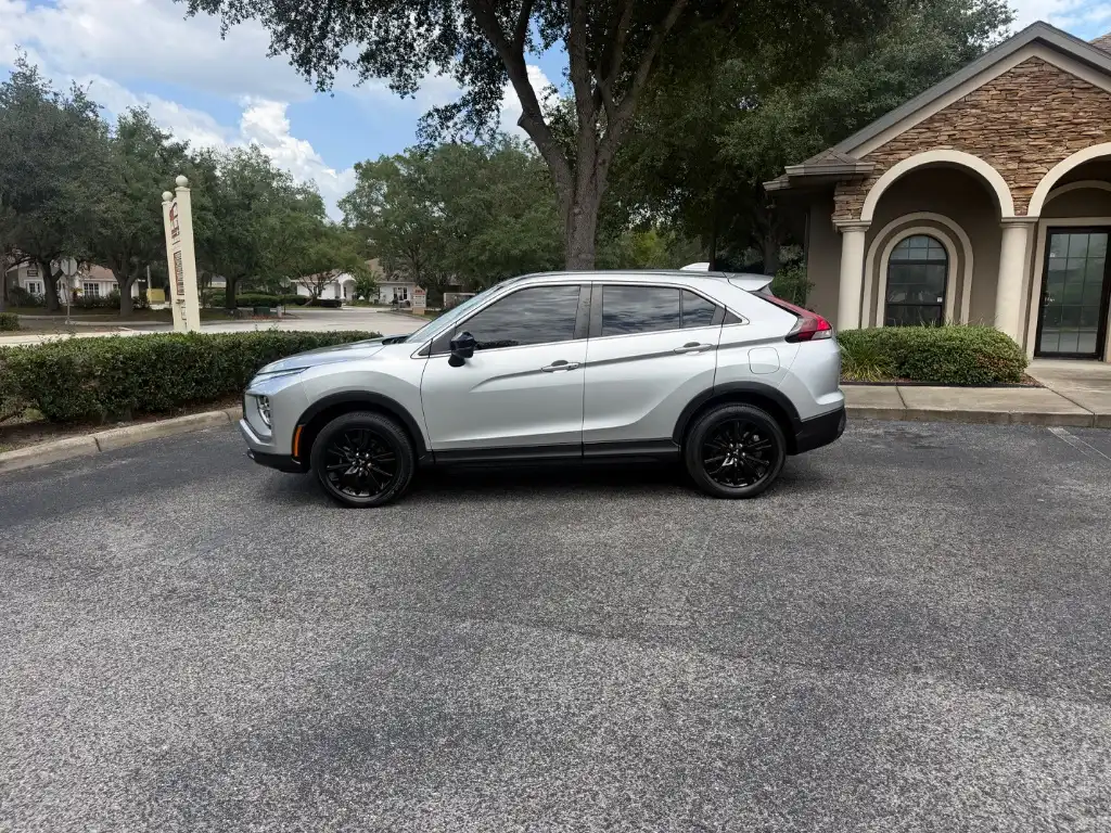 2024 Mitsubishi Eclipse Cross LE S-AWC's photo