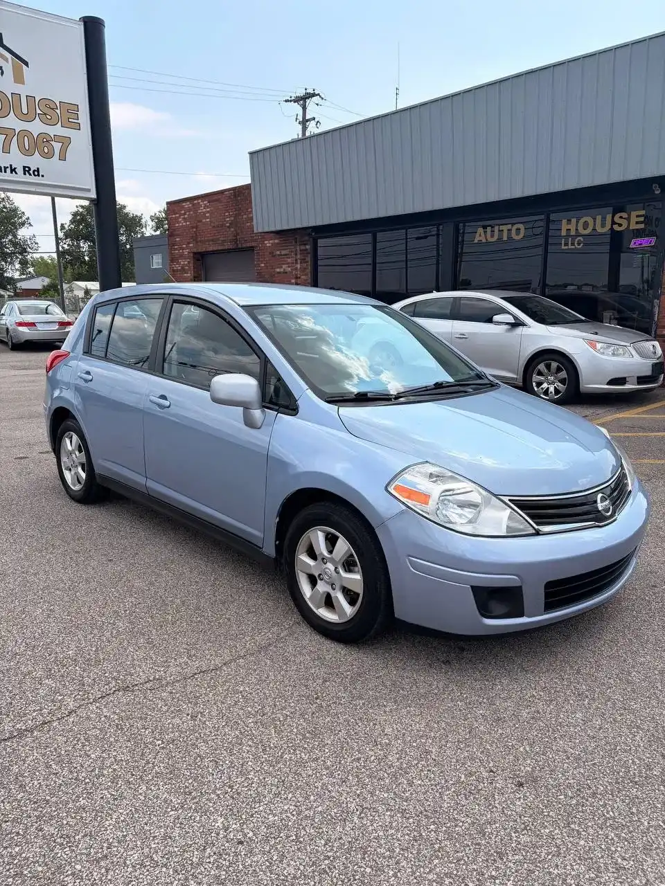 2012 Nissan Versa 1.8 S AT's photo