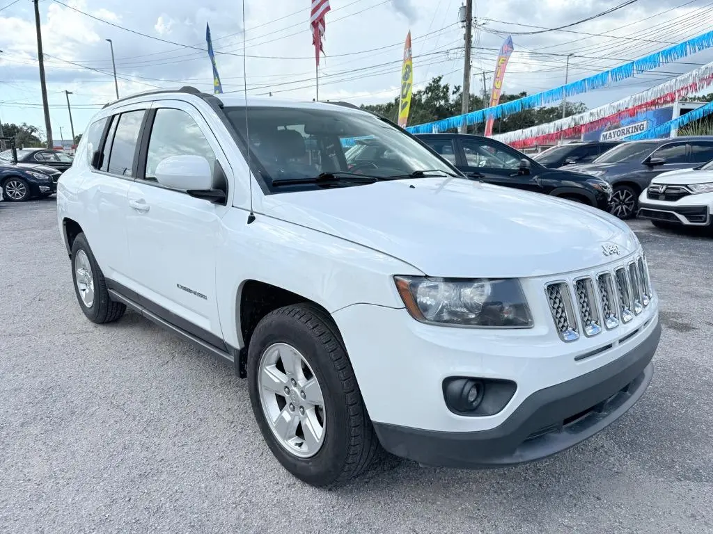 2016 Jeep Compass Latitude photo 3