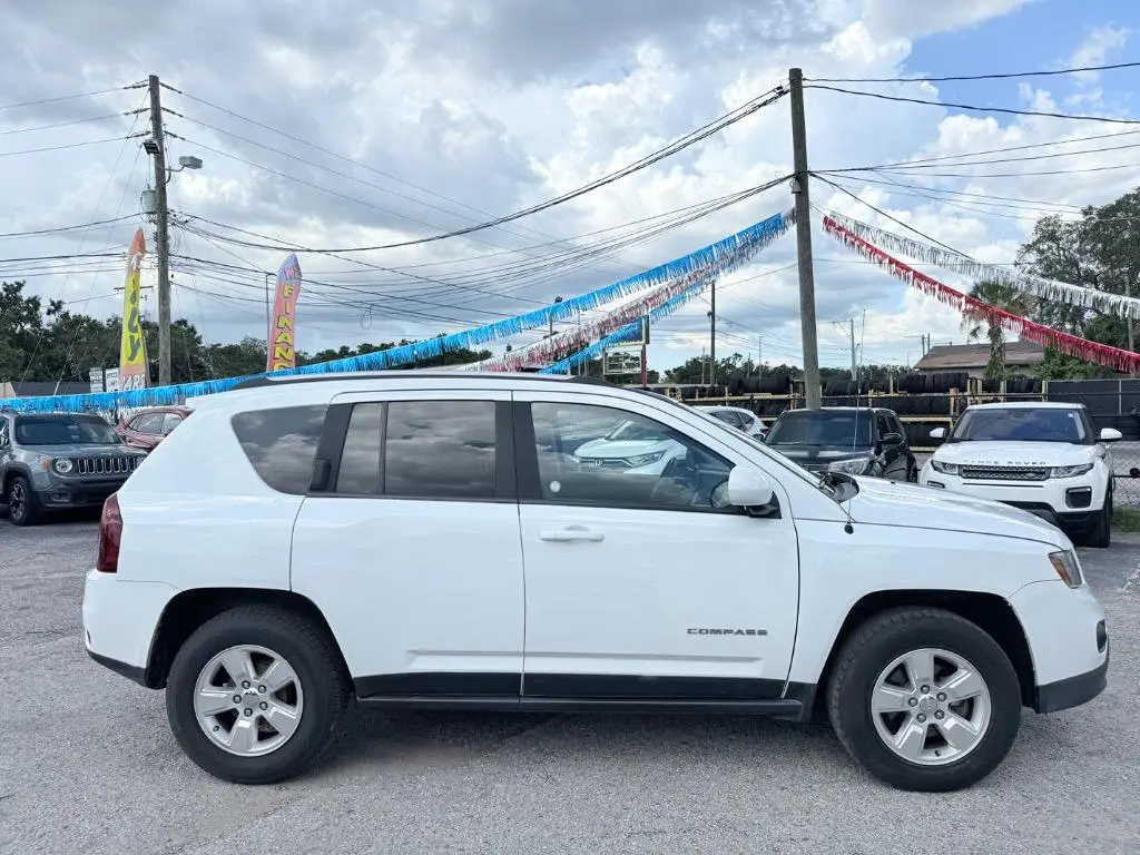 2016 Jeep Compass Latitude photo 4