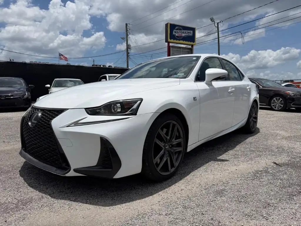 2017 Lexus IS 350 200t's photo