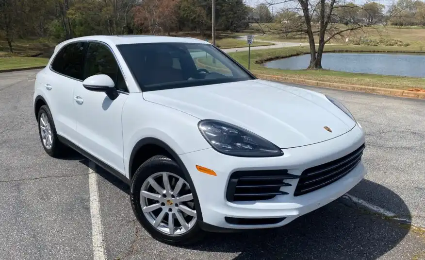 2019 Porsche Cayenne Base's photo