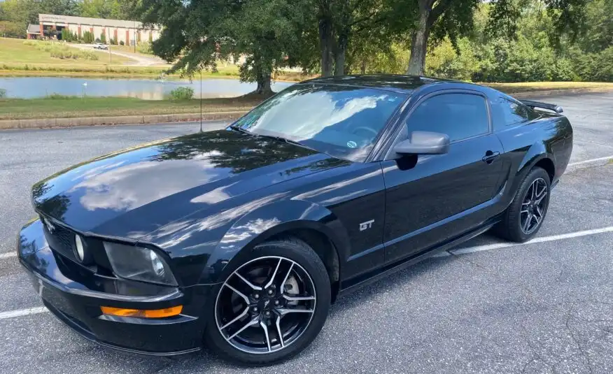 2005 Ford Mustang Deluxe GT's photo