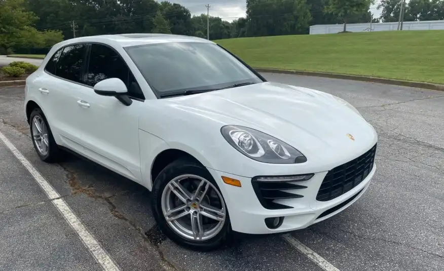 2018 Porsche Macan Base's photo