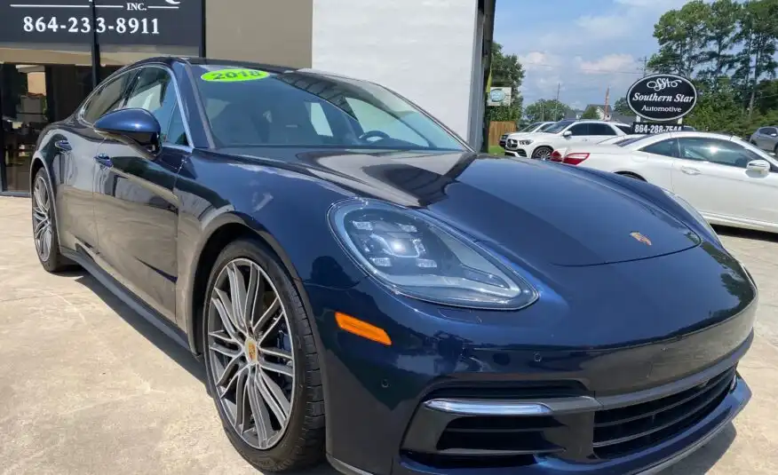 2018 Porsche Panamera 4's photo