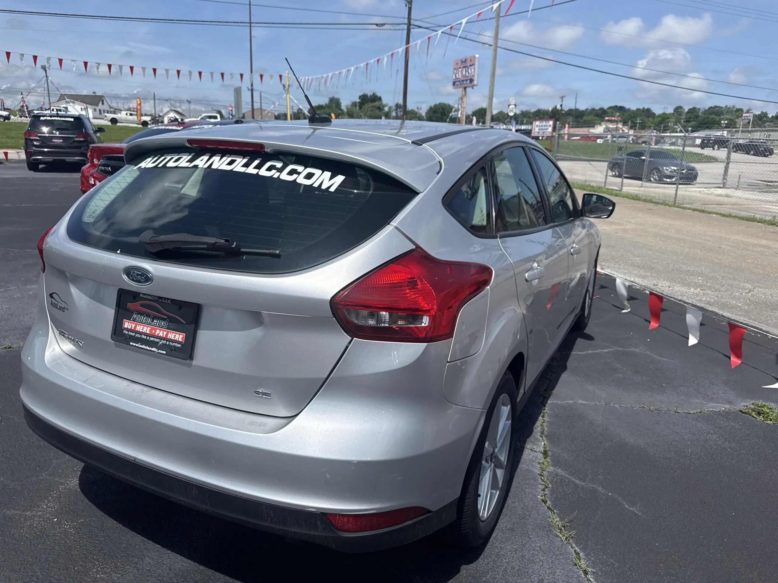 2018 Ford Focus Hatch SE photo 3