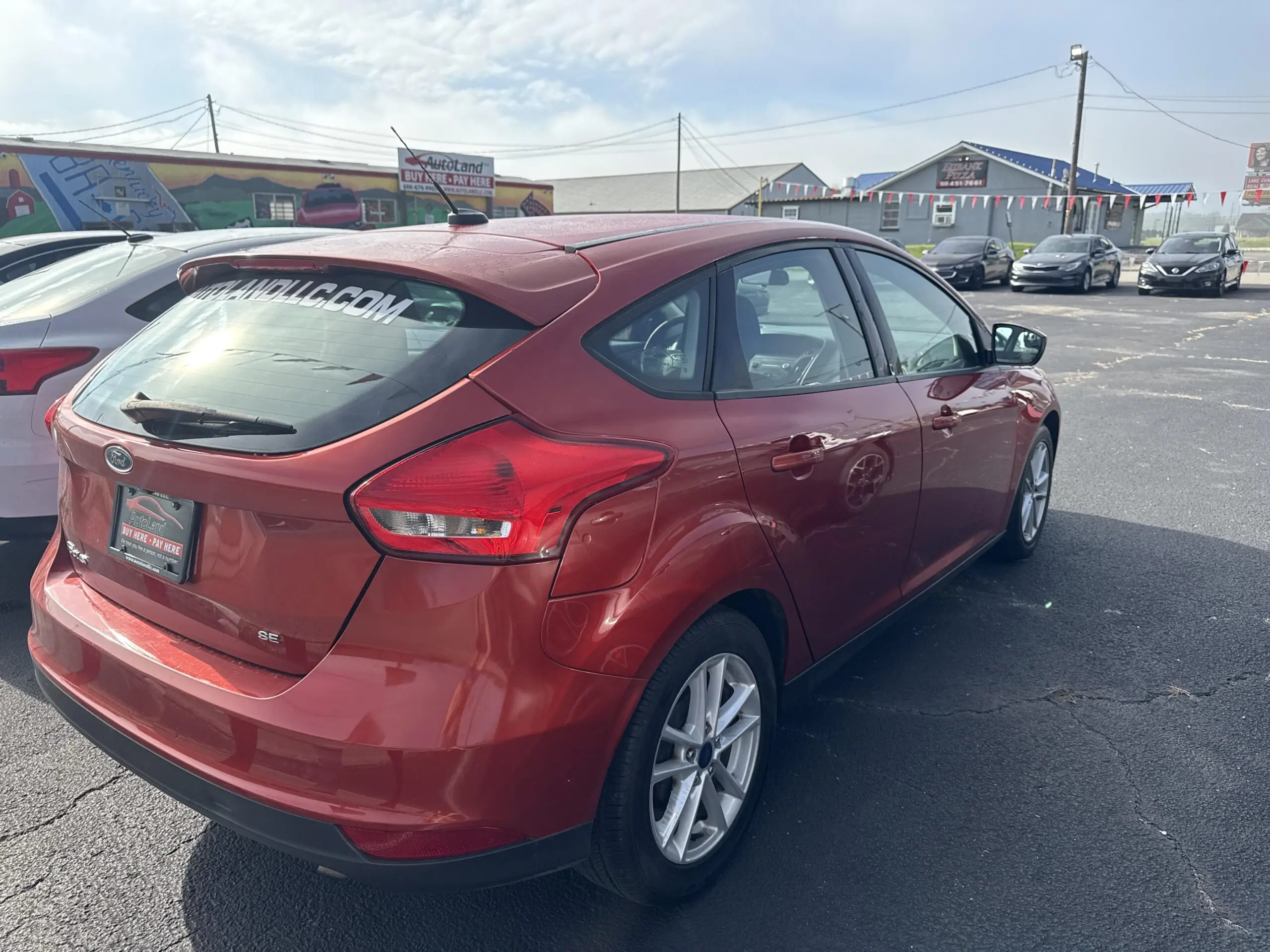 2018 Ford Focus Hatch SE photo 3