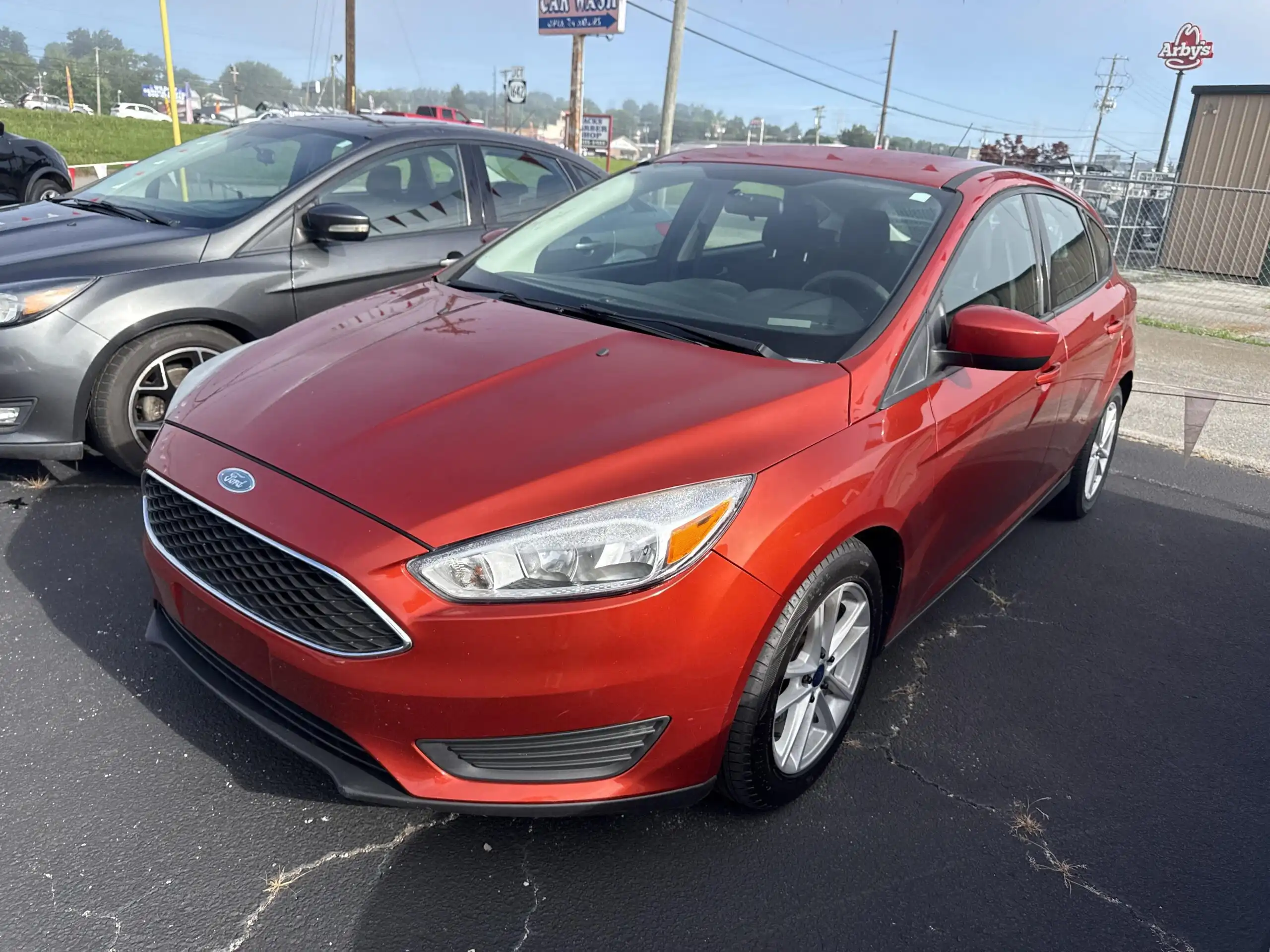 2018 Ford Focus Hatch SE's photo