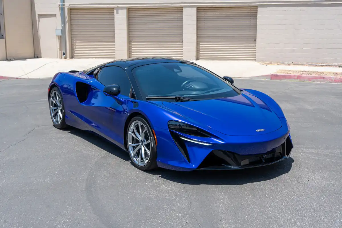 2025 McLaren Artura 3.0 Techlux's photo