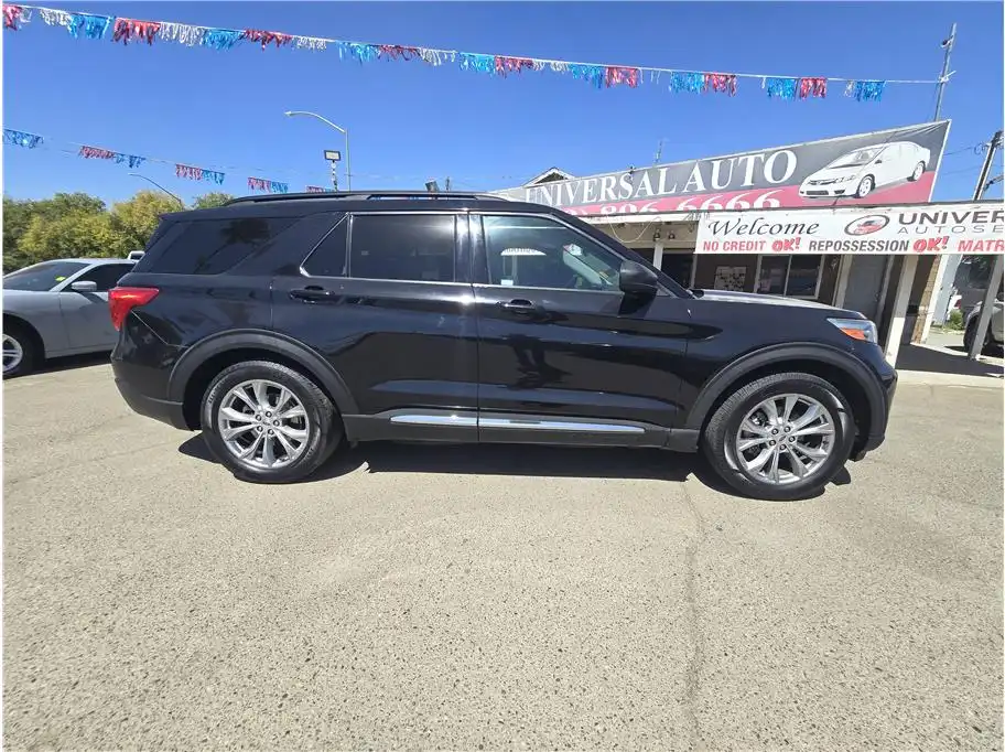 2021 Ford Explorer XLT RWD's photo