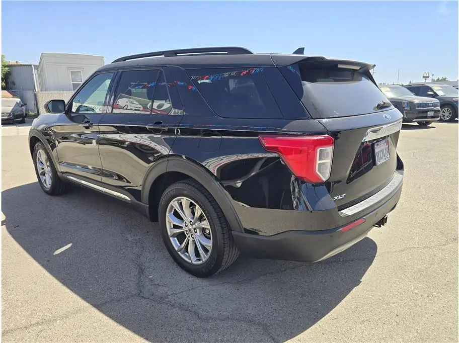 2021 Ford Explorer XLT RWD photo 4