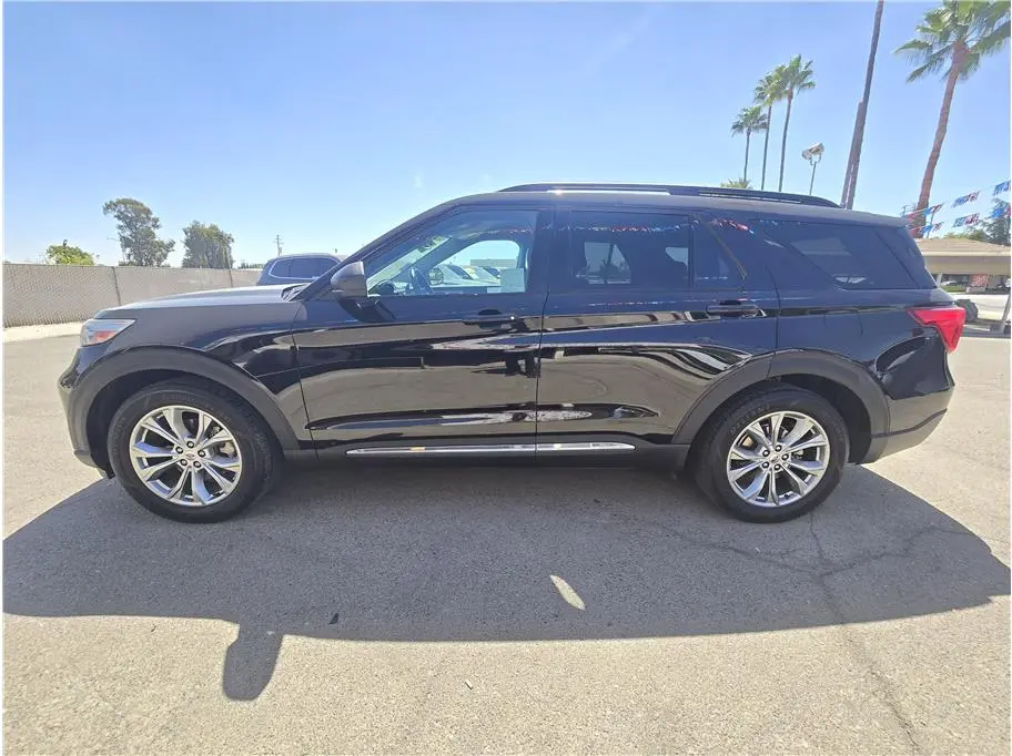 2021 Ford Explorer XLT RWD photo 5