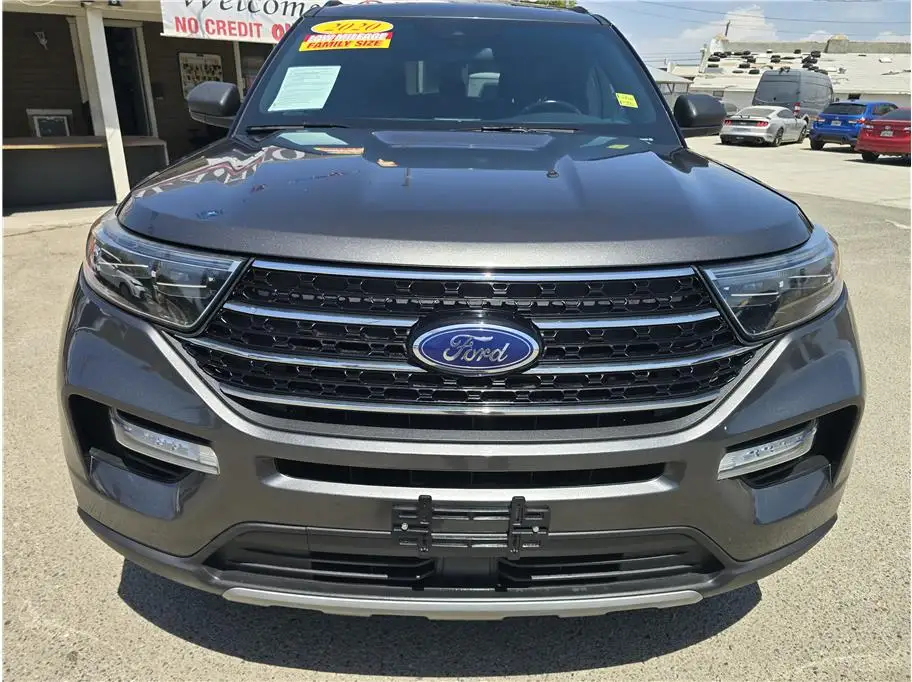 2020 Ford Explorer XLT 4WD photo 1