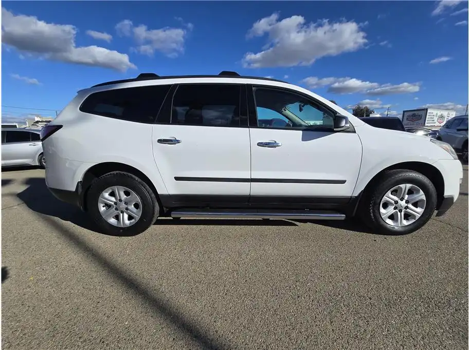 2016 Chevrolet Traverse LS FWD's photo
