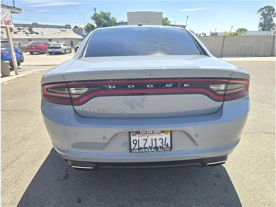 2021 Dodge Charger SXT photo 3