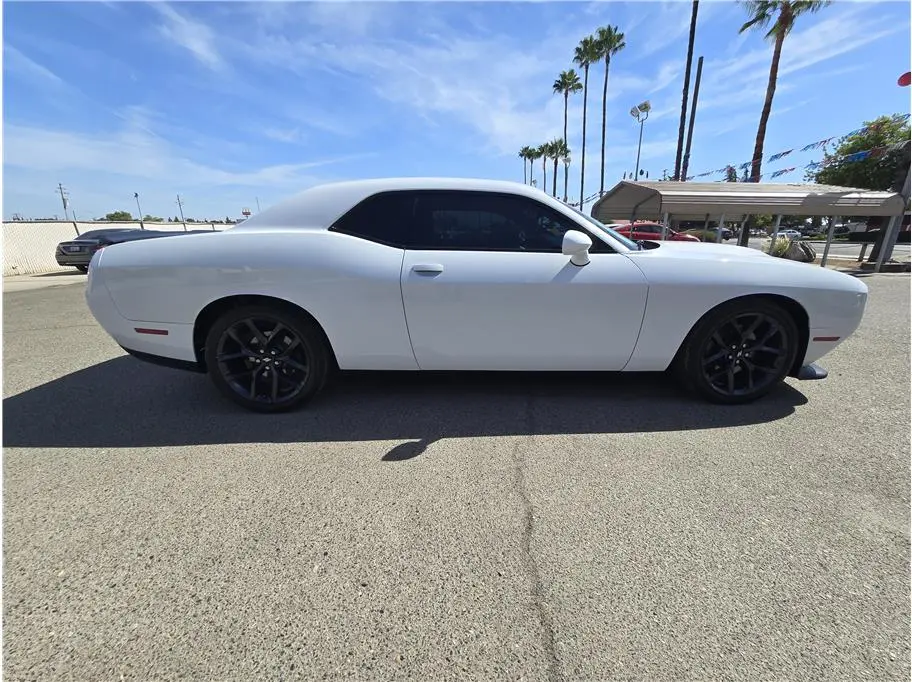 2019 Dodge Challenger GT Auto photo 3