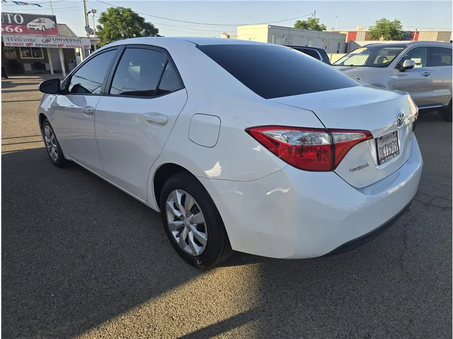2016 Toyota Corolla LE AT photo 4