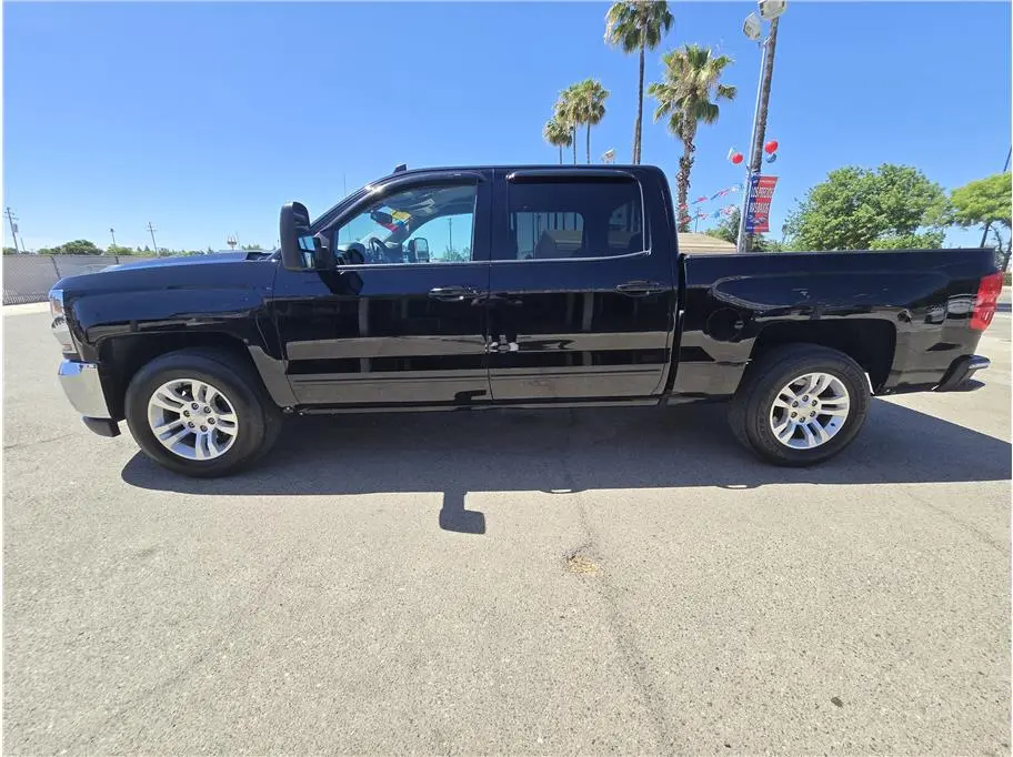 2016 Chevrolet Silverado 1500 LT Crew Cab Short Box photo 5