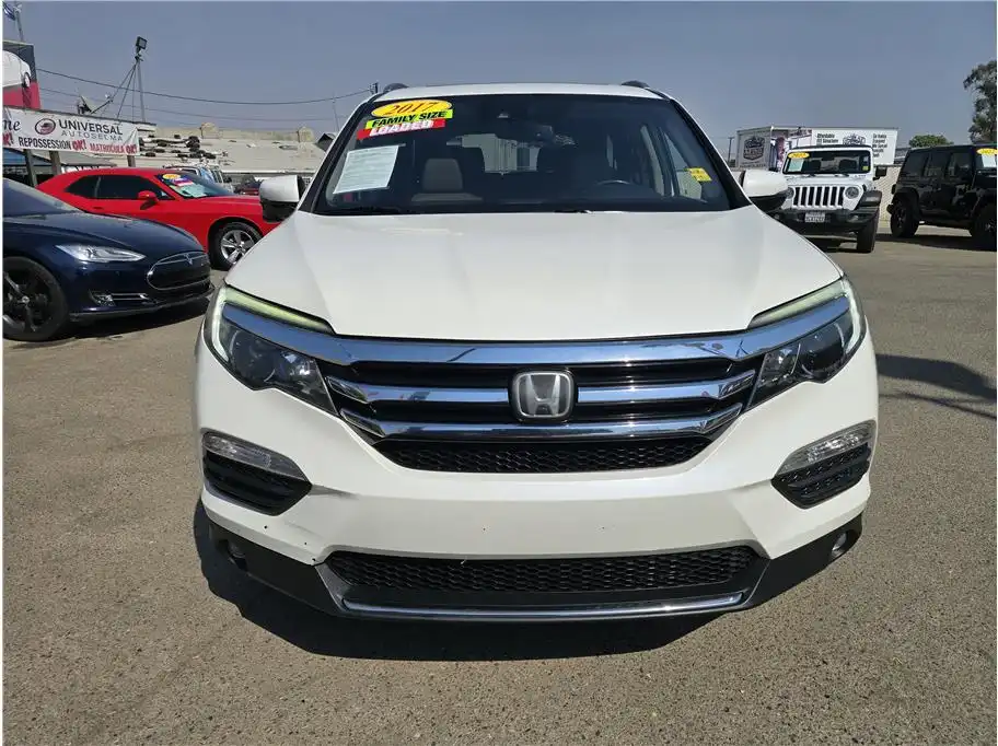 2017 Honda Pilot 4WD Touring's photo