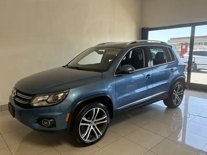 2017 Volkswagen Tiguan 2.0T SEL's photo