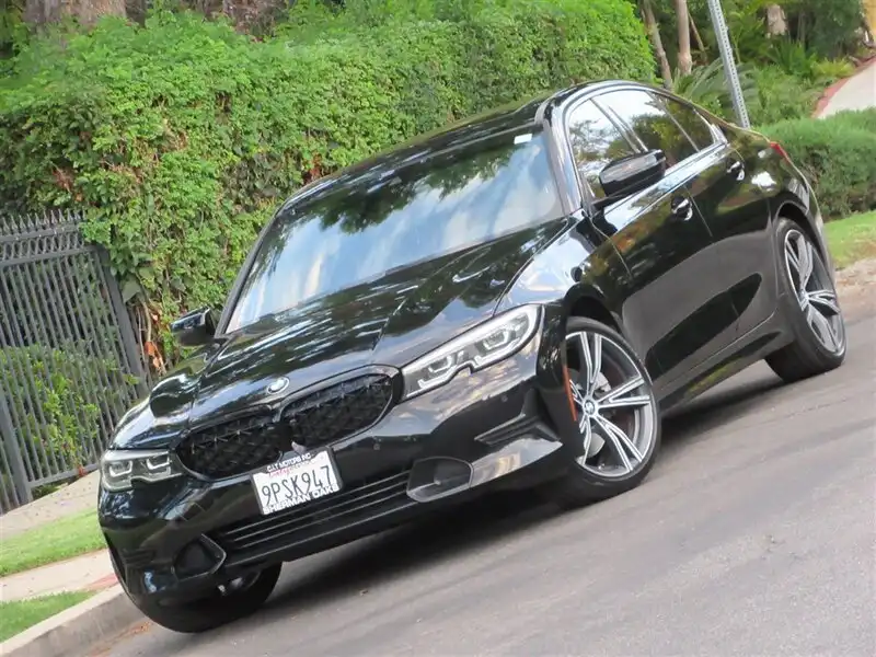 2021 BMW 3 Series 330i Sedan's photo