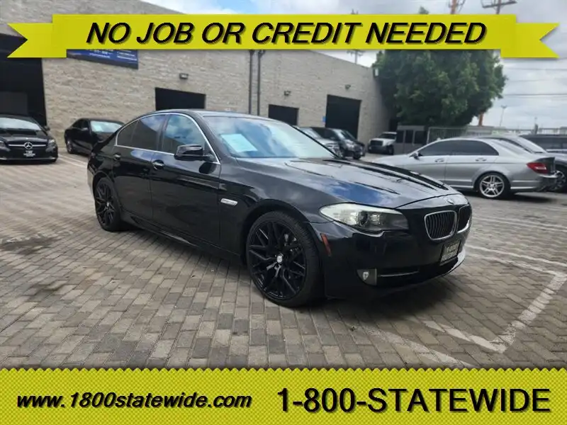 2013 BMW 5 Series 528i Sedan's photo