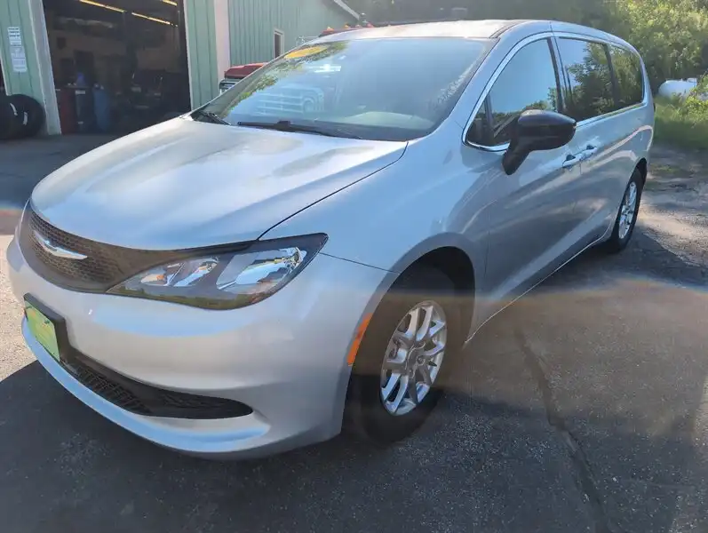 2024 Chrysler Voyager LX's photo