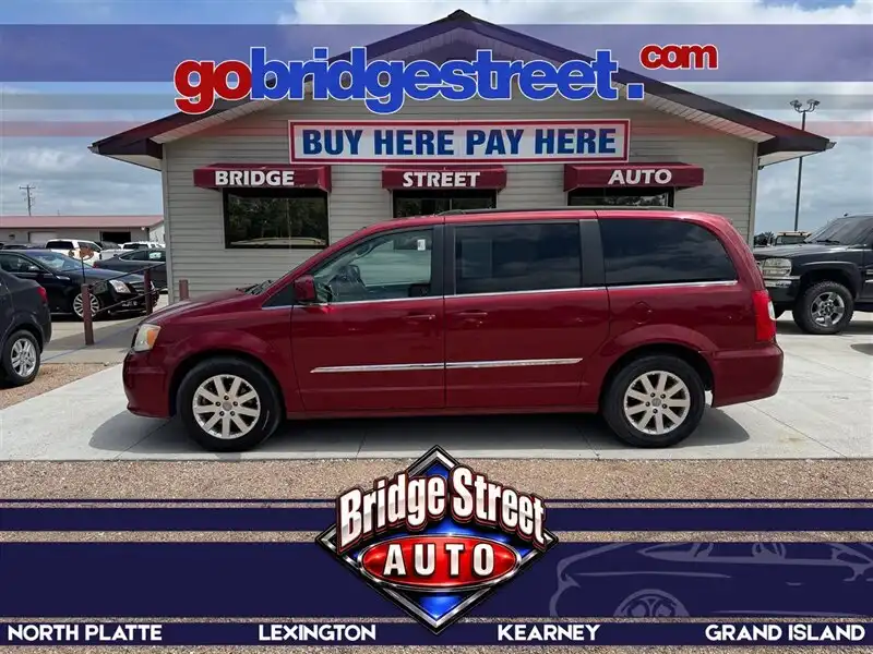 2014 Chrysler Town & Country Touring's photo