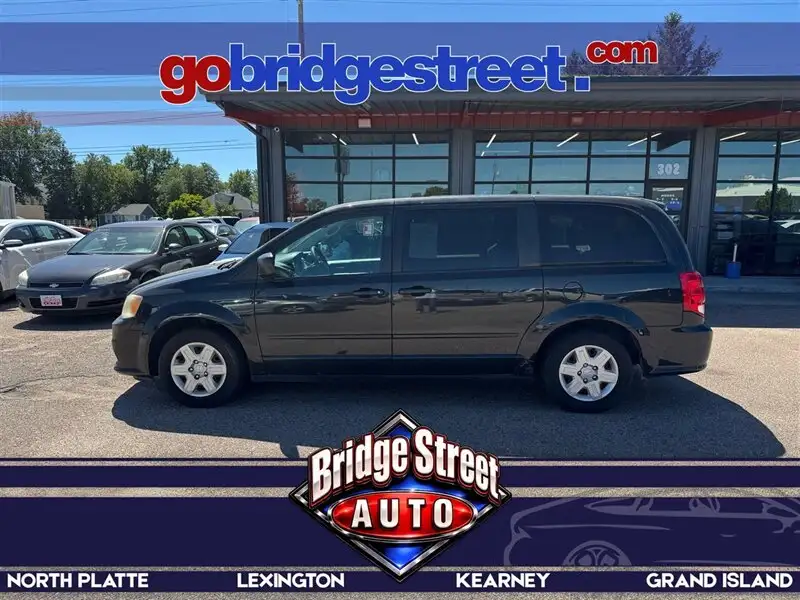 2012 Chrysler Town & Country Limited's photo