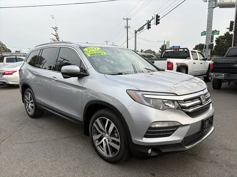 2017 Honda Pilot 2WD Touring's photo